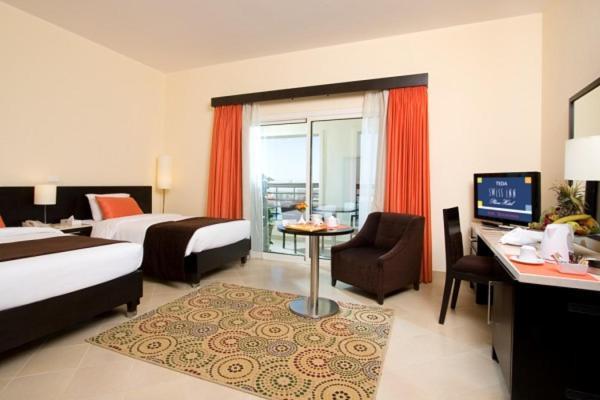 Swiss Inn Teda Hotel & Aqua Park Айн-Сохна Экстерьер фото